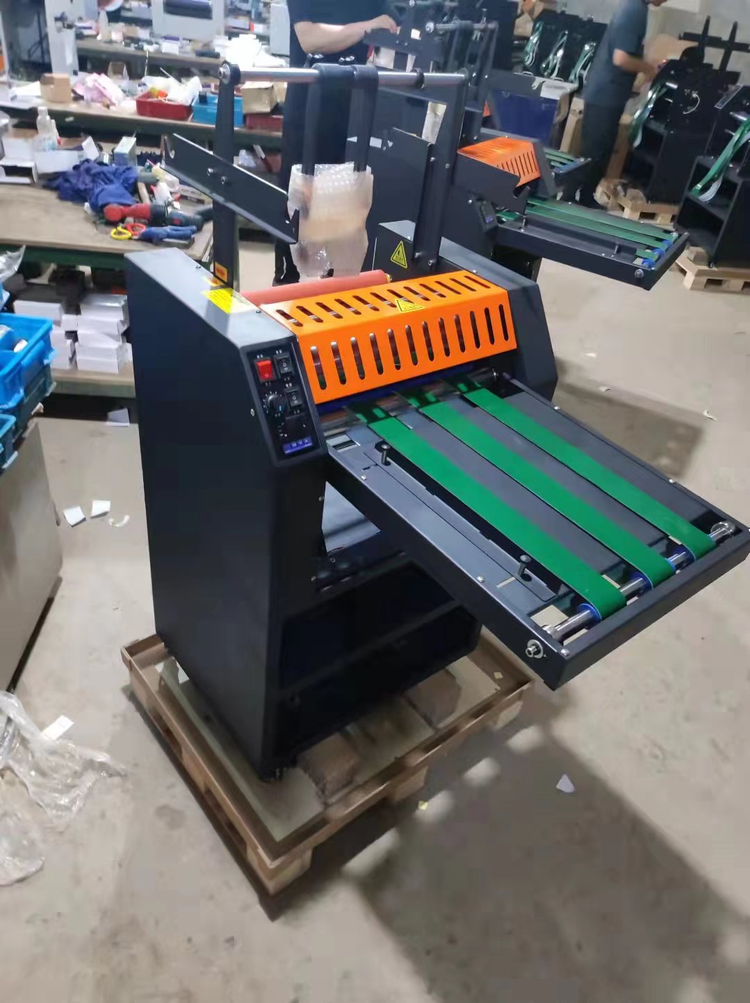 2台 A3 A4 ホット＆コールドラミネーター RC8400 - Laminator A3 Hot のレビューと価格